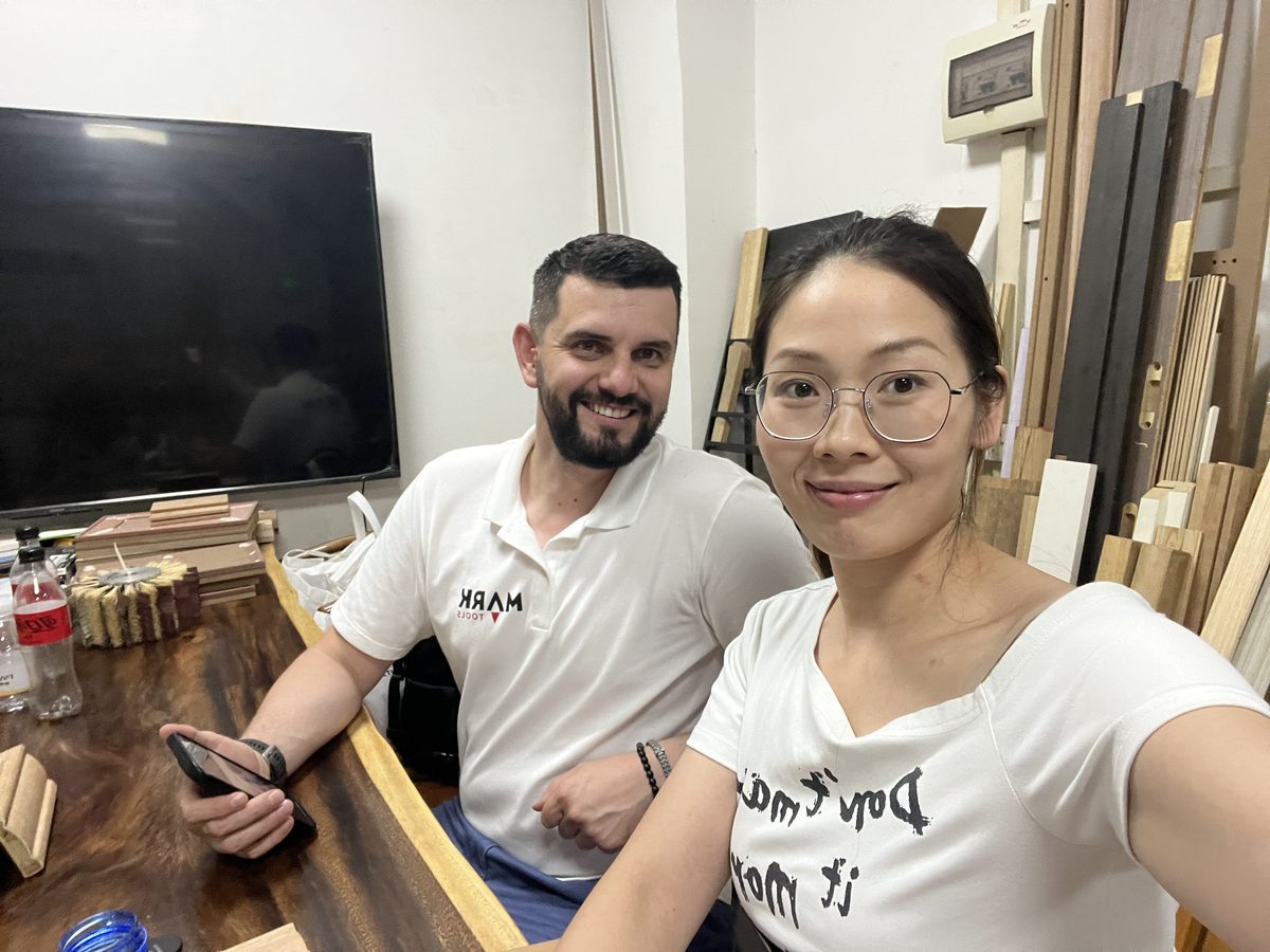 Meeting with overseas dealer